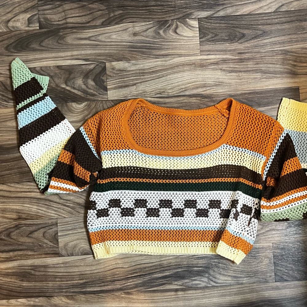 Long sleeve crochet top